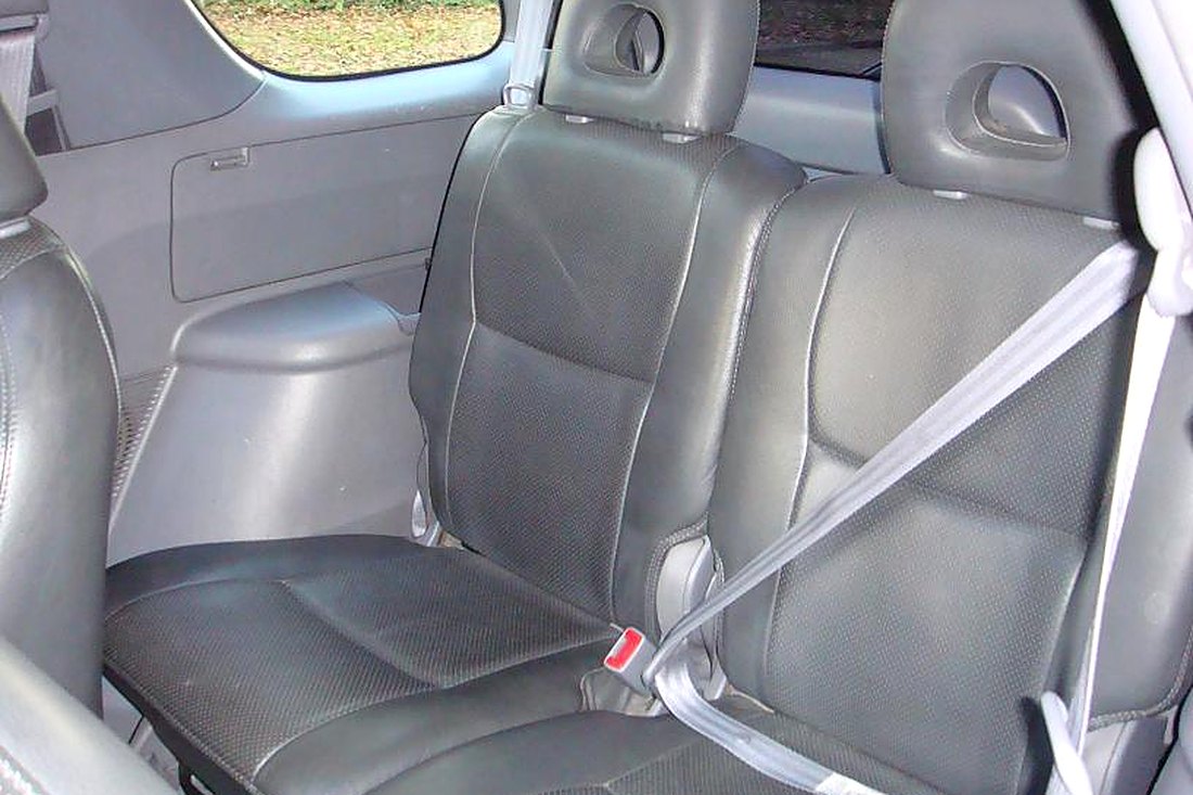 Banquette arrière d'un Toyota RAV4 II